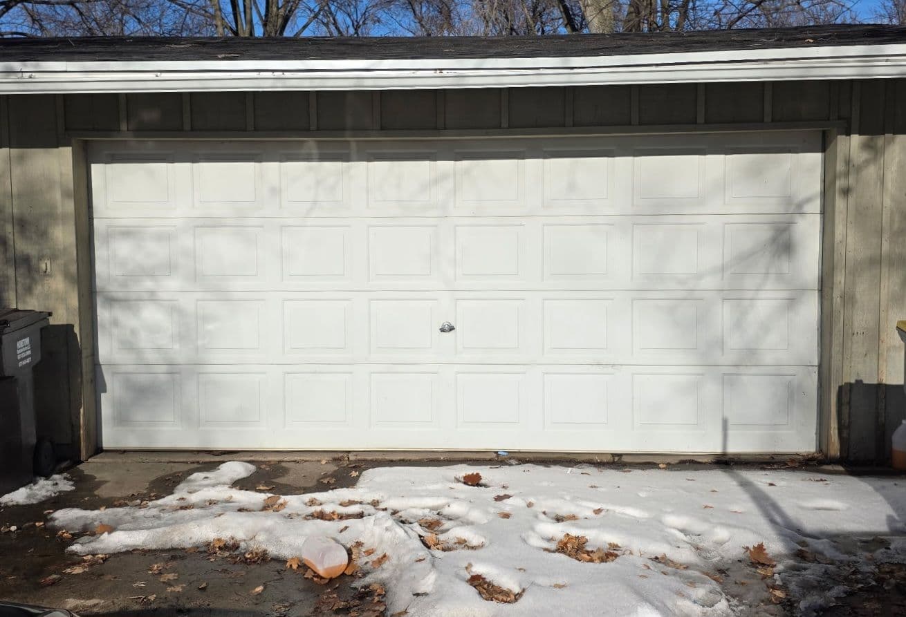 Gallery photos for Garage Door Repair Transforms Your Home: Image #2