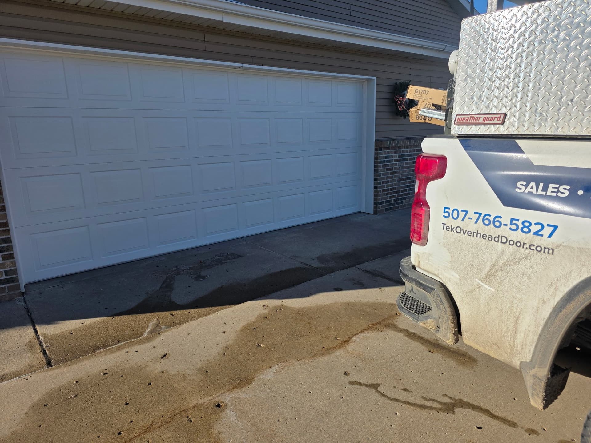 Gallery photos for Winter-Ready Garage Door Installation: Image #1