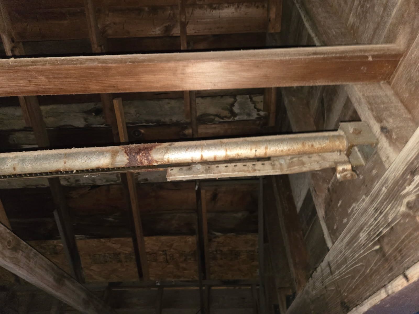 Gallery photos for Upgrading Old Garage Door Openers for Reliability: Image #1